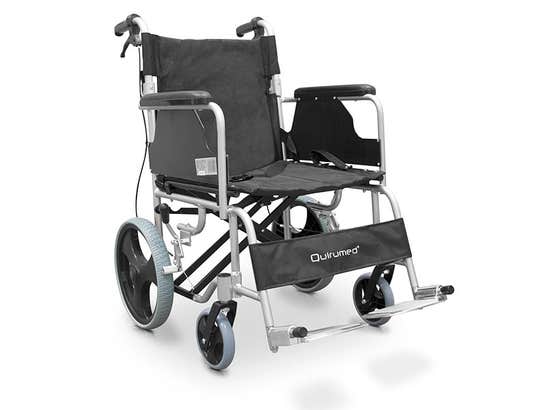 Sedia a rotelle con telaio in alluminio