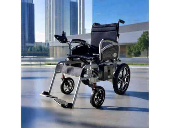 Carrozzina elettrica pieghevole Libercar Elba ausilio per disabili