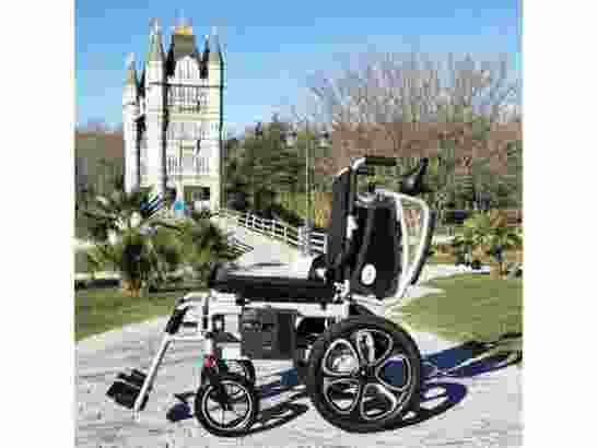 Carrozzina elettrica pieghevole Libercar Elba ausilio per disabili