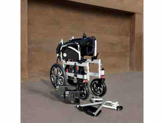 Carrozzina elettrica pieghevole Libercar Elba ausilio per disabili