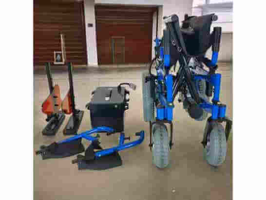 Carrozzina elettrica pieghevole Libercar Emblema ausilio per disabili