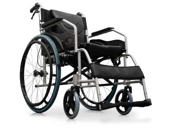 Carrozzina in alluminio con freni ausilio per disabili