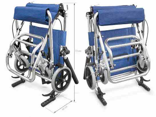Carrozzina pieghevole con braccioli reclinabili per trasporto pazienti ausilio per disabili