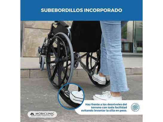 Sedia a rotelle pieghevole nera modello Maestranza, 45 cm, 100 kg