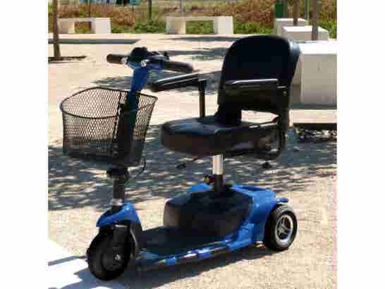 Scooter elettrico a 3 ruote Libercar Lithium per persone con disabilità e mobilità ridotta