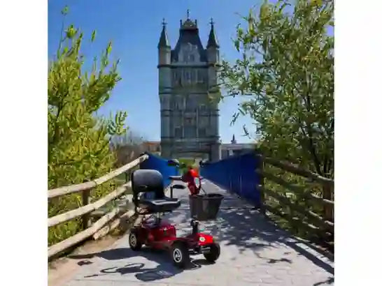 LiberCar Urban - Scooter elettrico per persone con disabilità e mobilità ridotta ausilio per disabili