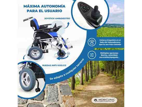 Sedia a rotelle elettrica in alluminio blu e nera Mod. LYRA