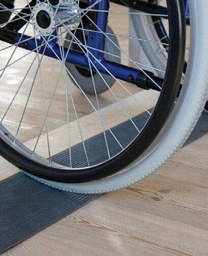 Rampa per piccoli dislivelli in gomma Omega ausilio per disabili