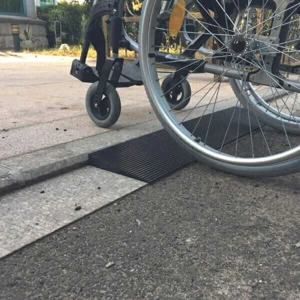 Rampetta in gomma per soglie Allmobility ausilio per disabili