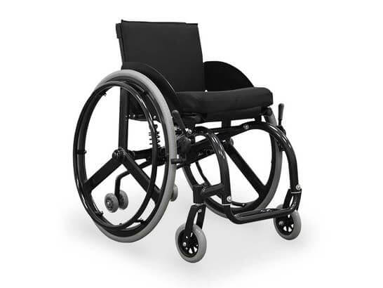 sedia a rotelle sportiva ausilio per disabili