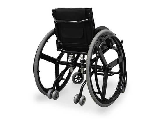 sedia a rotelle sportiva ausilio per disabili