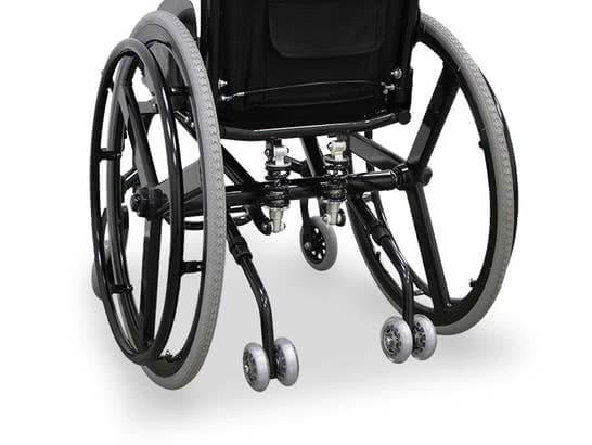 sedia a rotelle sportiva ausilio per disabili