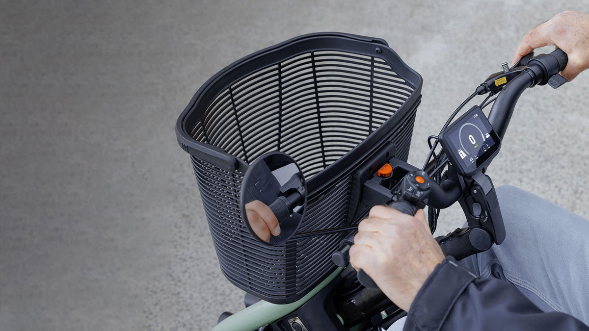 Sterling S800 by Scoozy – manubrio regolabile, display LCD e comandi