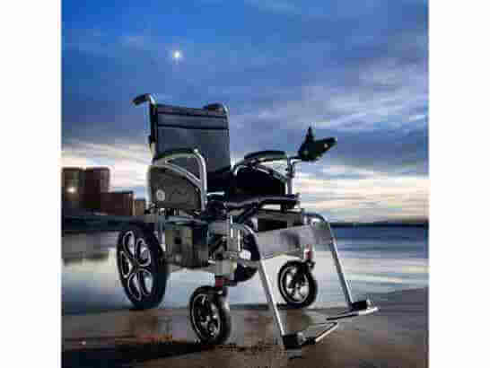 Carrozzina elettrica pieghevole Libercar Elba ausilio per disabili