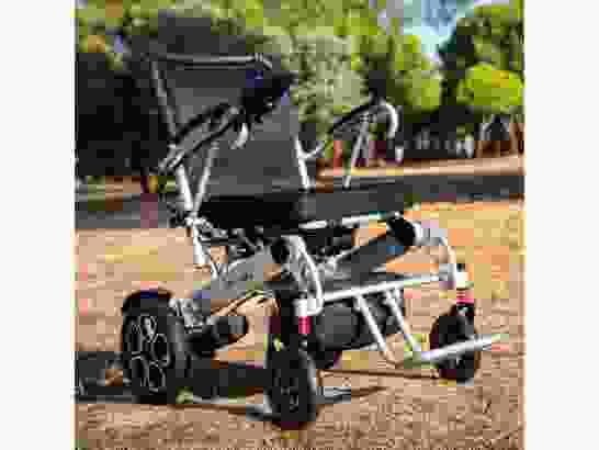 Carrozzina elettrica pieghevole Libercar Siena ausilio per disabili