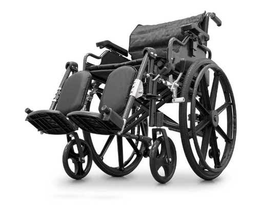 Carrozzina pieghevole in alluminio con braccioli abbattibili e ruote rimovibili ausilio per disabili