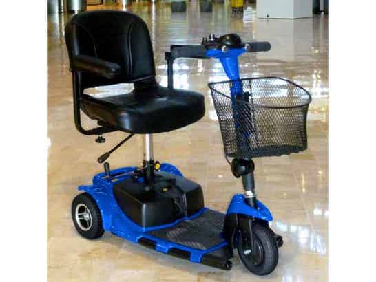 Scooter elettrico a 3 ruote Libercar Lithium per persone con disabilità e mobilità ridotta