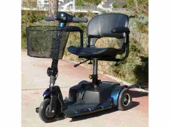 Scooter elettrico a 3 ruote Libercar Lithium per persone con disabilità e mobilità ridotta