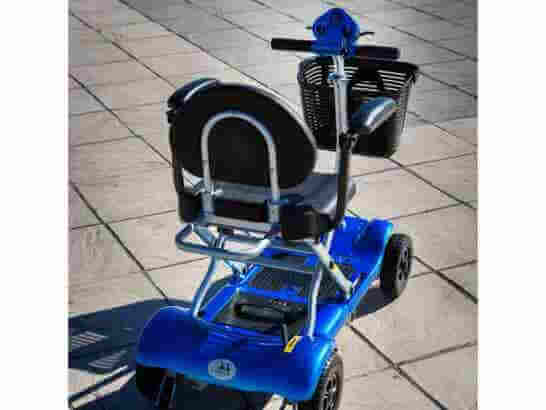 Scooter elettrico Libercar Bravo per persone con disabilità e mobilità ridotta ausilio per disabili