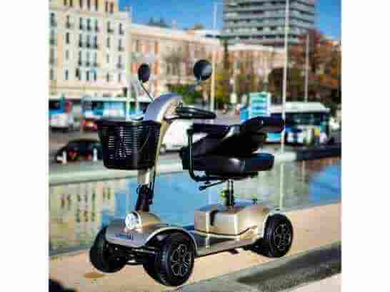 Scooter elettrico Libercar Cruiser per persone con disabilità e mobilità ridotta ausilio per disabili