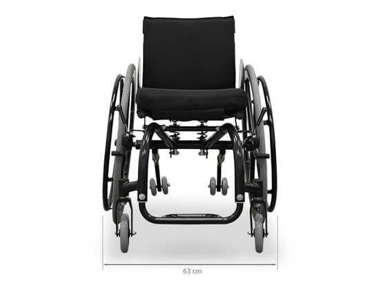 sedia a rotelle sportiva ausilio per disabili