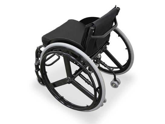 sedia a rotelle sportiva ausilio per disabili